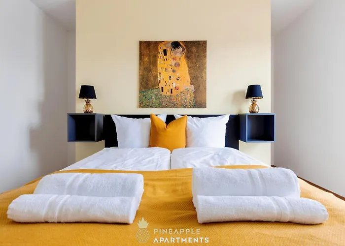 NEW! Pineapple Apartments Dresden Zwinger III