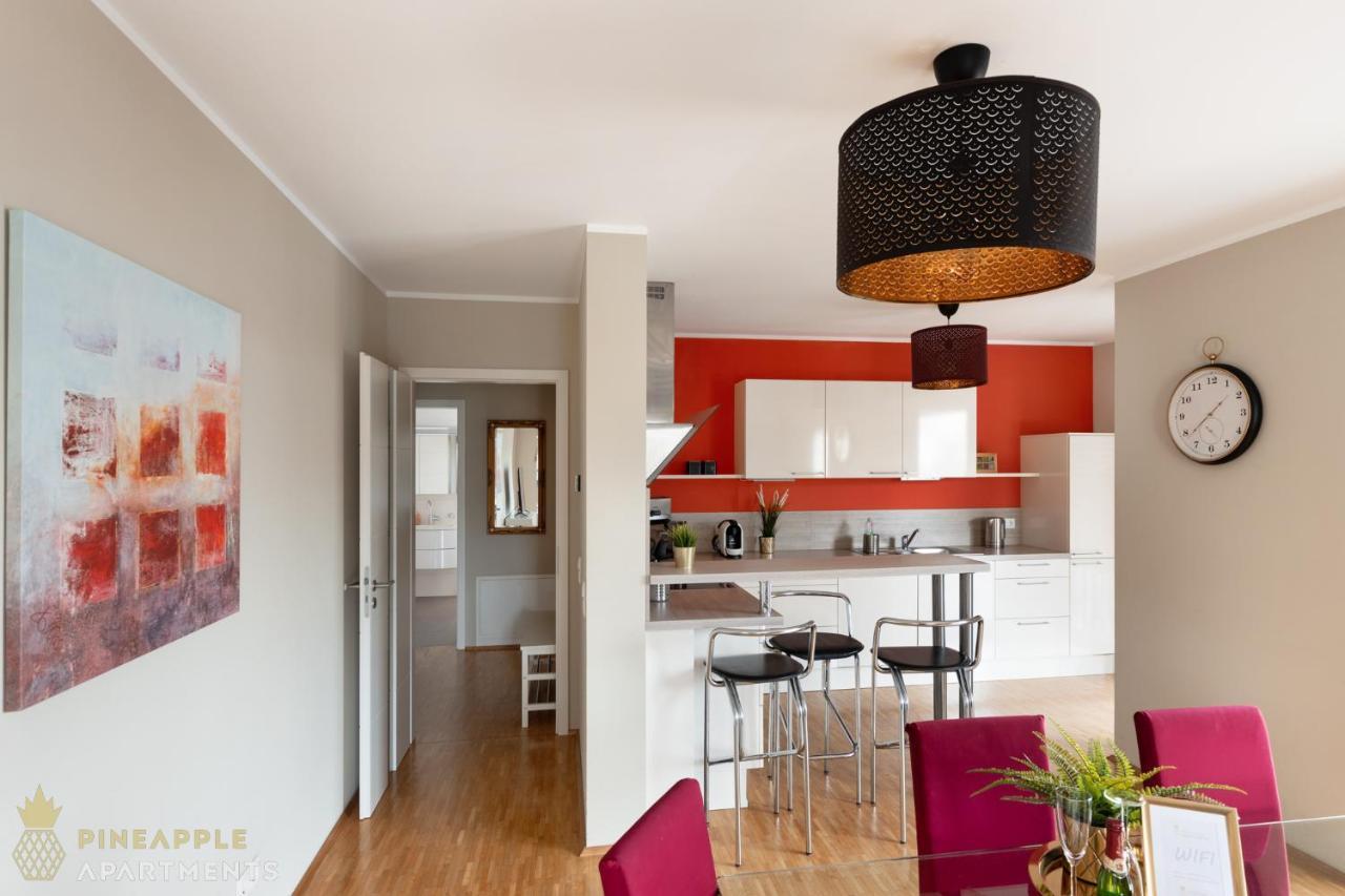New! Pineapple Zwinger Iii Apartment *